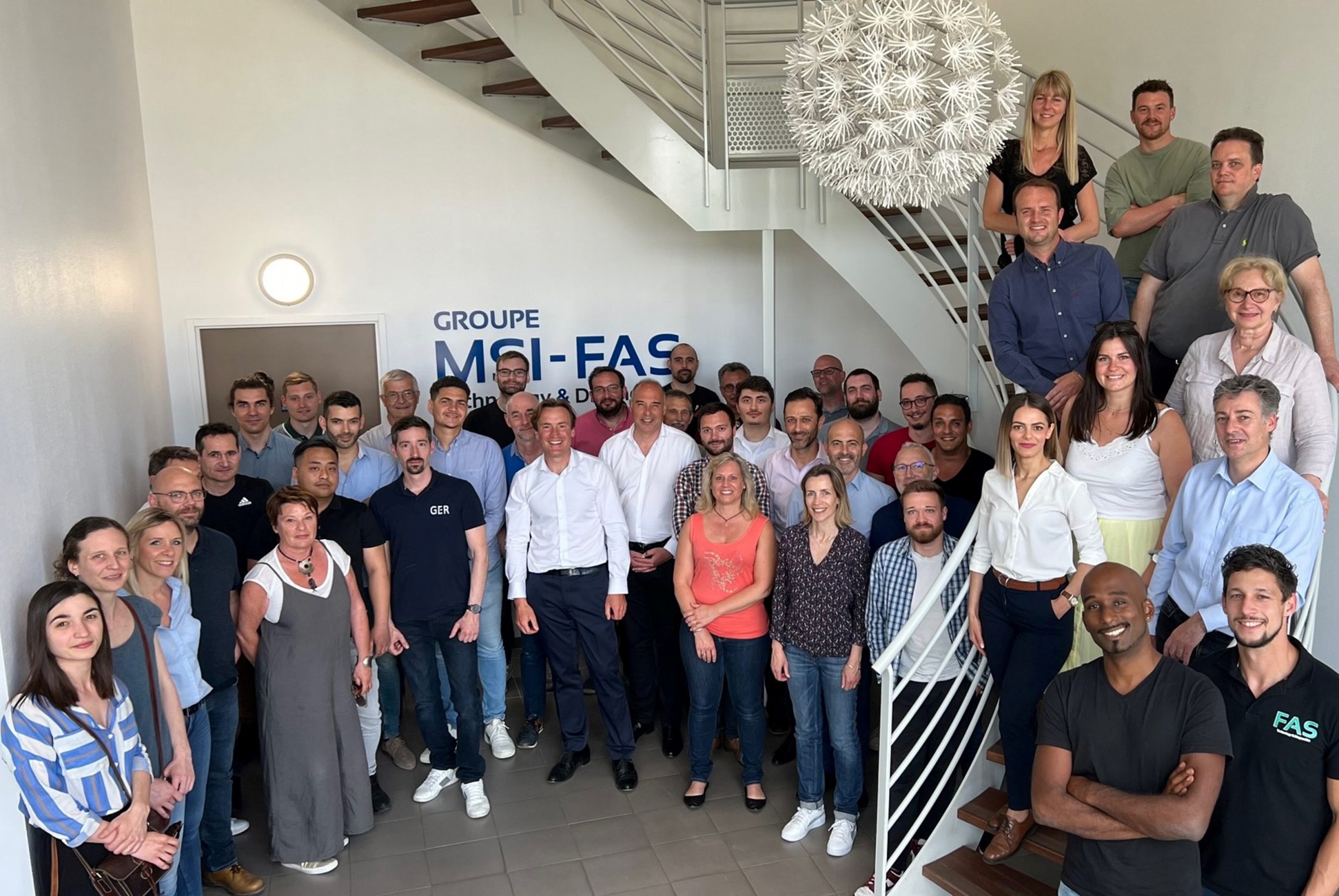 Groupe MSI-FAS - Photo d'équipe dans les locaux de l'entreprise